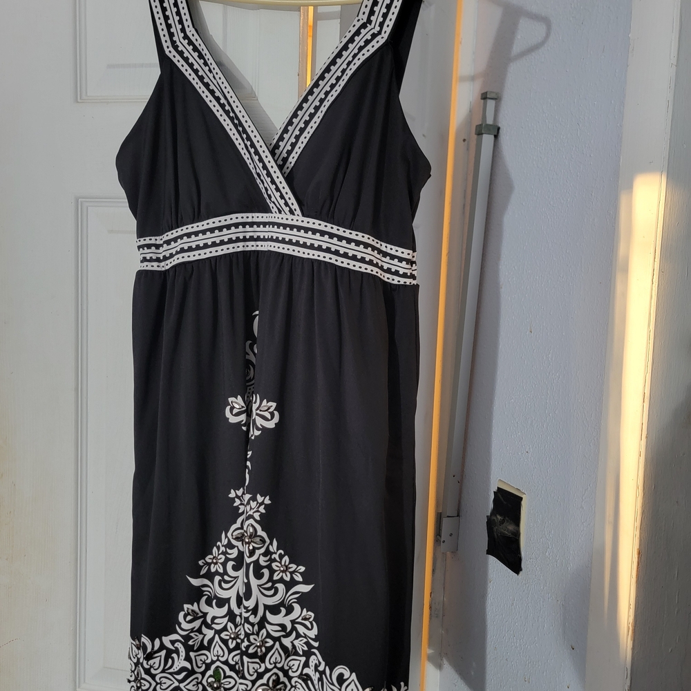 INC International Concepts Black and White Midi Dress